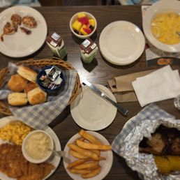 They charged over $5 for a kids side of fruits when they said not all kids items come with a side. Food is only ok. They charged over $5 for a kids side of fruits when they said not all kids items come with a side. Food is only ok.