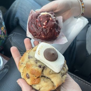 Magnolia Kitchen - S'mores & red velvet - Bakeries Near Me - Bakersfield, California