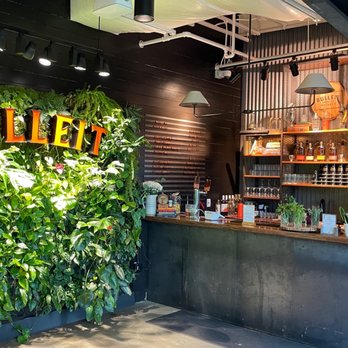 Bulleit Distilling Co Visitor Experience - Tasting Classes Near Me - Shelbyville, Kentucky Bulleit Distilling Co Visitor Experience - Tasting Classes Near Me - Shelbyville, Kentucky