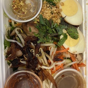 Asian Box - Chicken (All Toppings) - half brown rice/asian salad, no Jalapeño, and tamarind (b. right)/asian street dust (top L)/Hot Box It(b. L) - Asian Fusion Near Me - San Francisco, California