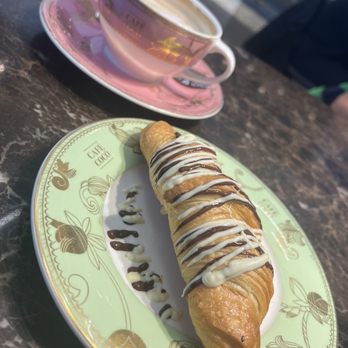 Café Coco - Chocolatiers & Shops Near Me - Schiphol, New Hampshire