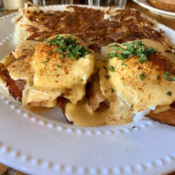 The Hideout Kitchen - Bacon Benedict - New American Near Me - Lafayette, California