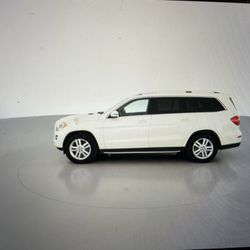 Mercedes-Benz of Omaha - Side view of new GL 450 Mercedes Benz purchased from Carvana!
