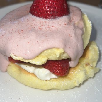 Flipper’s - Strawberry soufflé pancake - Pancakes Near Me - New York, New York Flipper’s - Strawberry soufflé pancake - Pancakes Near Me - New York, New York