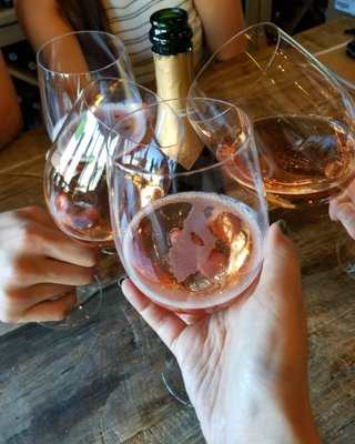 Village Vino by null
