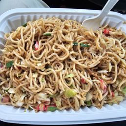 double garnish fried noodles received with minimal garnish and NO CHAR SIU. double garnish fried noodles received with minimal garnish and NO CHAR SIU.