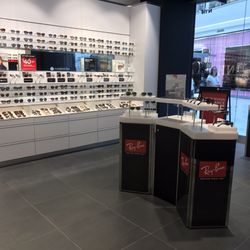 Sunglass Hut