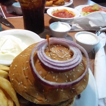 Denny's - I guess its open 24 hrs... Because thats how long it takes your meal to get to your table!! - Diners Near Me - Santee, California