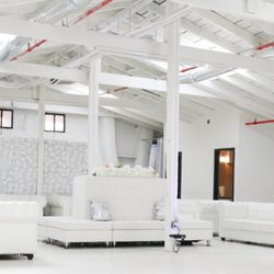 White House Loft - Lounge Seating