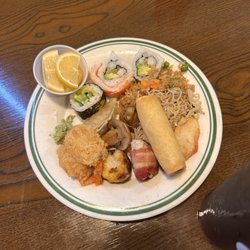 King Buffet - Mix of buffet items.