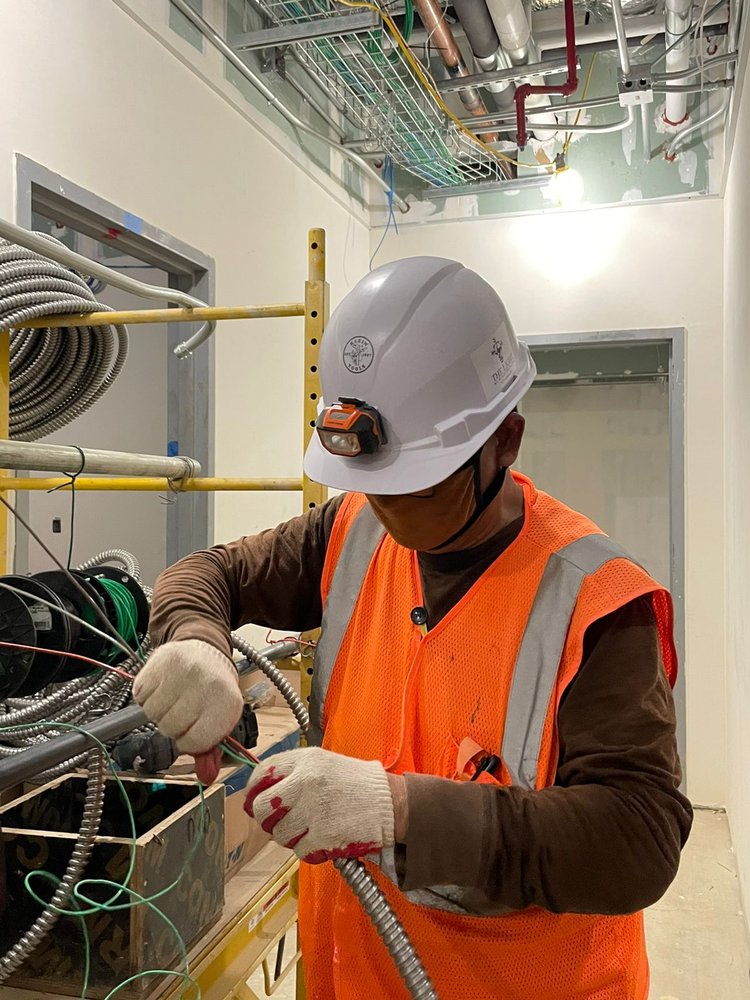 THE LIGHT AC & ELECTRICAL SERVICES 17 Photos 290 Taigigao Rd, Agana