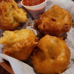 Hugo's Restaurant - Huge deep fried mushrooms
