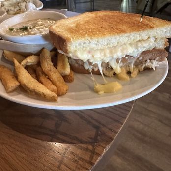 49th State Brewing - Anchorage - Krabby grilled cheese - Breweries Near Me - Anchorage, Alaska