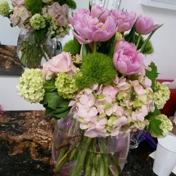 Designs By David - I ordered a mothers day chic bouquet using the yelp $100 for $125 deal. This is the $125 version I received. - Florists Near Me - Los Angeles, California Designs By David - I ordered a mothers day chic bouquet using the yelp $100 for $125 deal. This is the $125 version I received. - Florists Near Me - Los Angeles, California