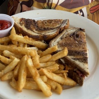 Grazie Restaurant - Italian Near Me - Novato, California