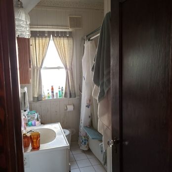 Advanced Plumbing Systems - bathroom before - Plumbing Near Me - La Crosse, Wisconsin