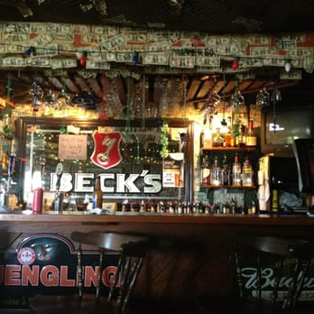 Hunter's Cafe - The bar - Cafes Near Me - Shellman Bluff, Georgia