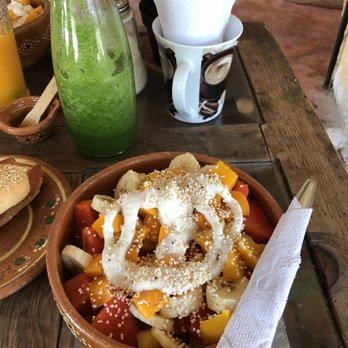 Café Hunab Ku - Yogurt smoothie bowl and green juice - Cafeteria Near Me - Tulum, ROO