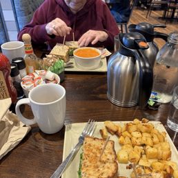 BLTE, tomato soup, veggie sandwich, potatoes, & coffee!
