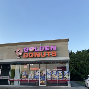 Golden Donuts - the front of a donut shop - Donuts Near Me - Pearland, Texas Golden Donuts - the front of a donut shop - Donuts Near Me - Pearland, Texas