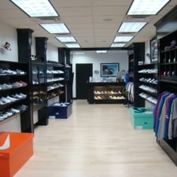 Sneaker Lounge
