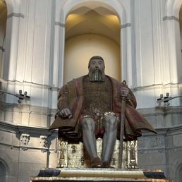 Statue