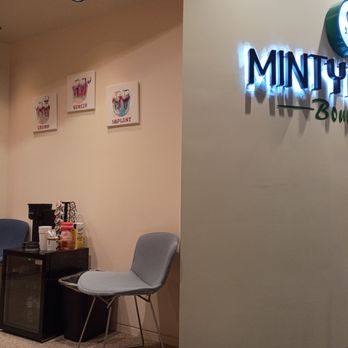 Minty Dental Boutique - Lobby area - Cosmetic Dentists Near Me - Chicago, Illinois
