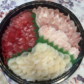 Local Boy Sushi - Beautiful party platter! Fresh Hokkaido scallops, Hamachi  & Ahi  ready to eat this yummy sashimi  @  Christmas Eve Dinner! - Japanese Near Me - Kaneohe, Hawaii