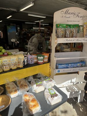 Wayside Fruit & Vegetable by null