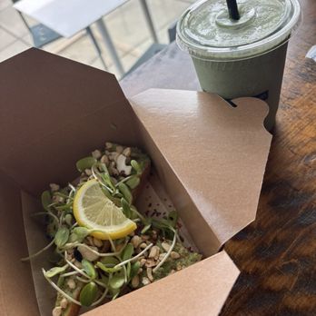 E + Rose - Avocado toast and green goddess smoothie - Juice Bars & Smoothies Near Me - Nashville, Tennessee