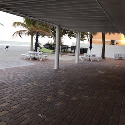 Hotel Isis - Patio view