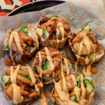 Desvelados - Mar y Tierra roll - Tacos Near Me - Pasadena, California