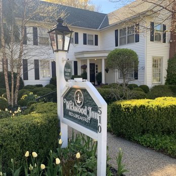 Wickwood Inn - Hotels Near Me - Saugatuck, Michigan Wickwood Inn - Hotels Near Me - Saugatuck, Michigan