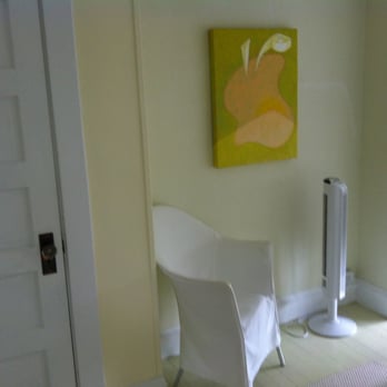 Adora Inn - Vanilla Room - Bed & Breakfast Near Me - Mount Dora, Florida