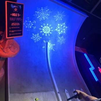 Par-Tee Putt - Hit it up and steep so it lands with the least number of strokes - Mini Golf Near Me - Toronto, Ontario