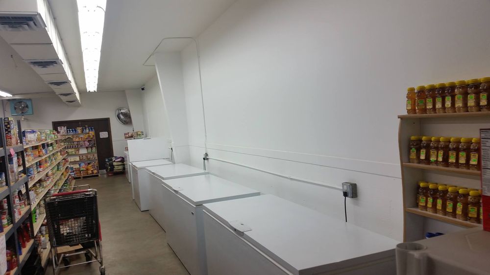 JAMS 2 BENT AND DENT REEDSBURG Updated October 2024 16 E Main St, Reedsburg, Wisconsin