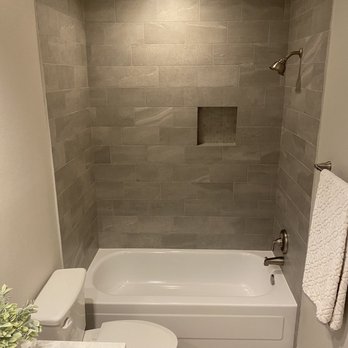 McSloy Construction - Guest bathroom shower/tub combo - General Contractors Near Me - Houston, Texas McSloy Construction - Guest bathroom shower/tub combo - General Contractors Near Me - Houston, Texas