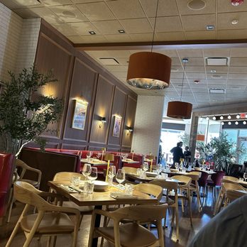 Giostra By Fabio Viviani - Inside - Italian Near Me - South Barrington, Illinois