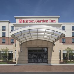 Hilton Garden Inn Akron - Front Entrance