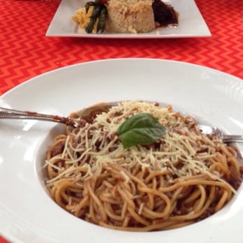 Violino Ristorante - Spaghetti bolonais - Italian Near Me - Edmonton, Alberta Violino Ristorante - Spaghetti bolonais - Italian Near Me - Edmonton, Alberta