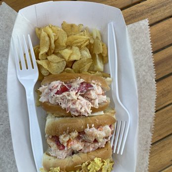Bite Into Maine - Flight - Seafood Near Me - Cape Elizabeth, Maine