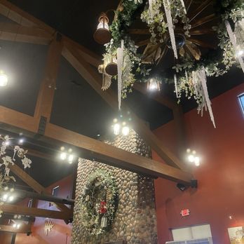 Farmhouse Restaurant - Inside the restaurant - Desserts Near Me - Fair Oaks, Indiana
