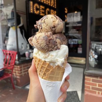 Annapolis Ice Cream - Double Ice Cream (waffle cone) with black market bakers oatmeal cream pie and coffee brownie batter - Ice Cream & Frozen Yogurt Near Me - Annapolis, Maryland