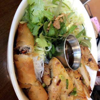 Simmer Vietnamese Kitchen - Chicken bun with egg roll - Vietnamese Near Me - Petaluma, California Simmer Vietnamese Kitchen - Chicken bun with egg roll - Vietnamese Near Me - Petaluma, California