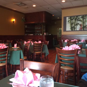 New Wok - Nice atmosphere - Chinese Near Me - Newtown, Connecticut