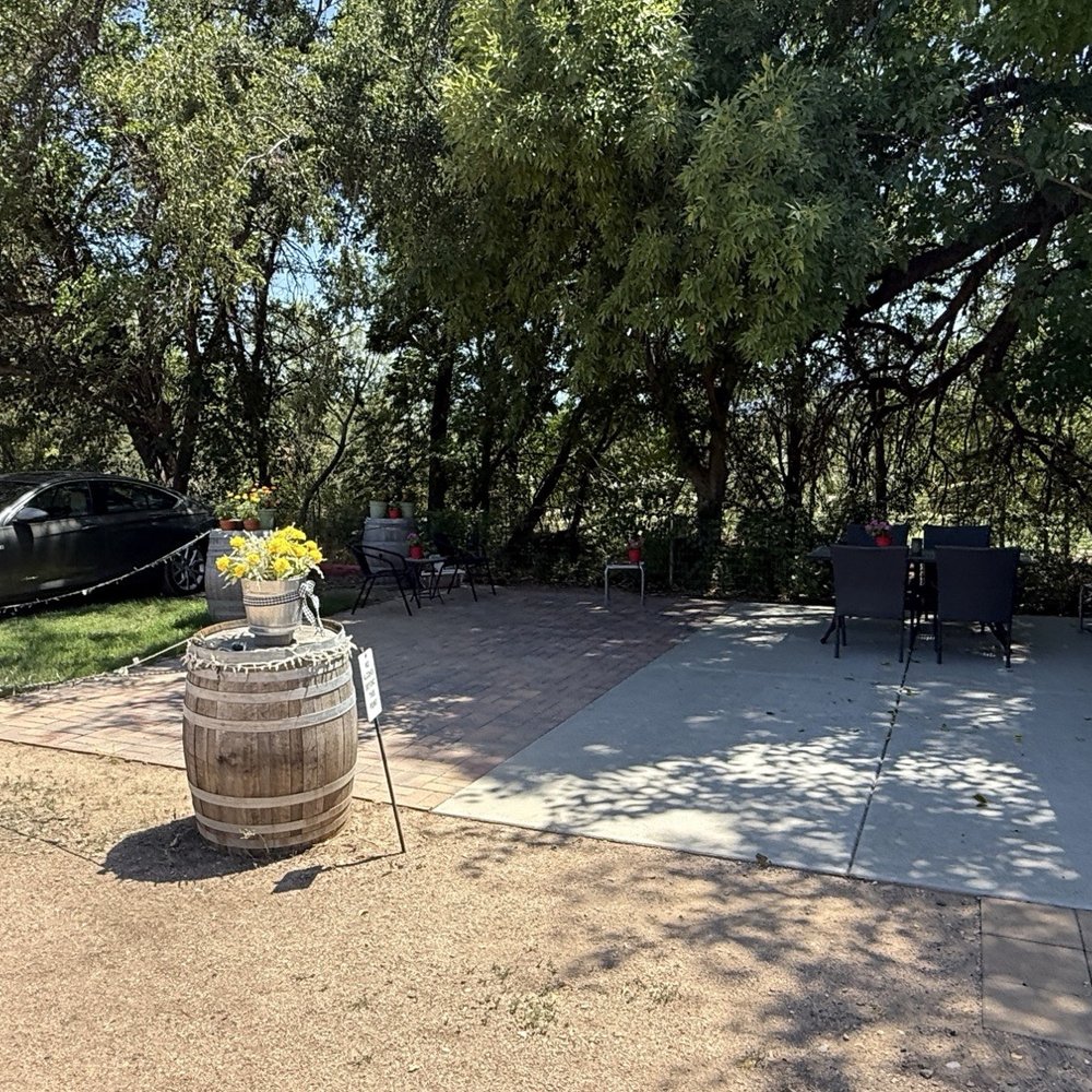 Salt Mine Wine - Cute outside patio - Wine Tasting Room Near Me - Camp Verde, Arizona Salt Mine Wine - Cute outside patio - Wine Tasting Room Near Me - Camp Verde, Arizona
