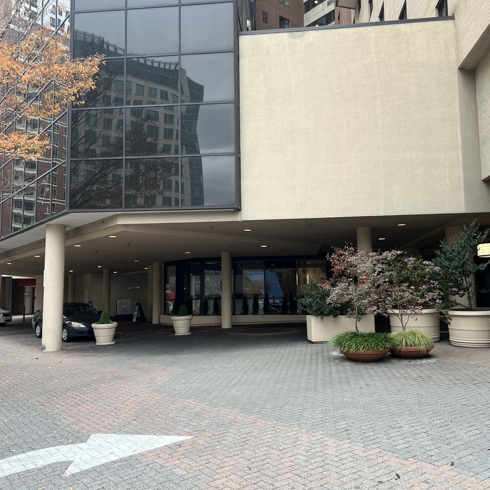 Hilton Arlington - Hotels Near Me - Arlington, Virginia Hilton Arlington - Hotels Near Me - Arlington, Virginia