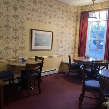 America's Cup Inn - Breakfast and tea area - Hotels Near Me - Newport, Rhode Island