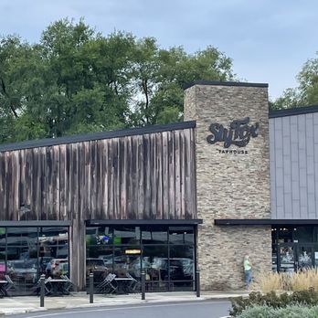 Sly Fox Taphouse at The Grove - Breweries Near Me - Malvern, Pennsylvania Sly Fox Taphouse at The Grove - Breweries Near Me - Malvern, Pennsylvania