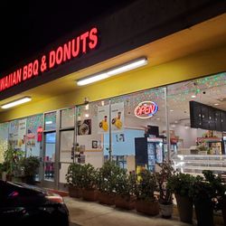 SH Hawaiian Barbecue & Donuts - Outside